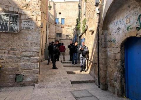 فيديو.. مستوطنون يستولون على منزل في القدس