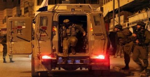 قلقيلية: قوات الاحتلال تُداهم منزلًا وتشرع بتفتيشه في حيْ كفر سابا