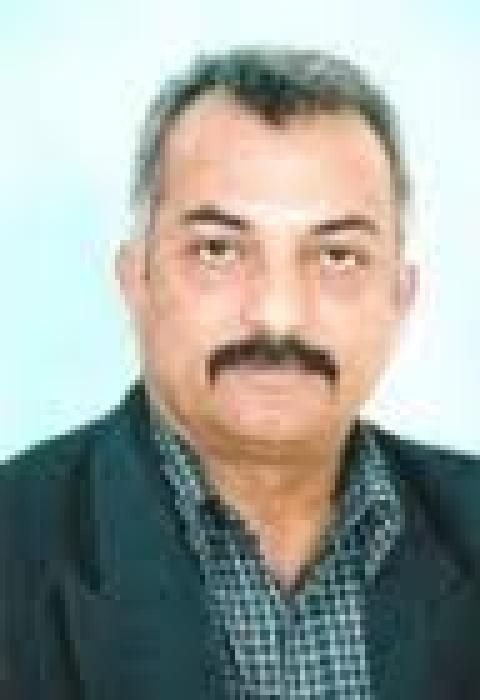 د. عامر جنداوي جواد شعري يمتطي سرج القصيدة