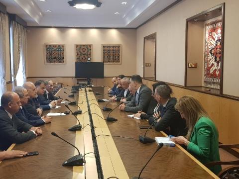 وزير العمل يبحث مع نظيره الأردني أوجه التعاون المشترك