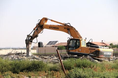 الاحتلال يهدم منزلا في القدس