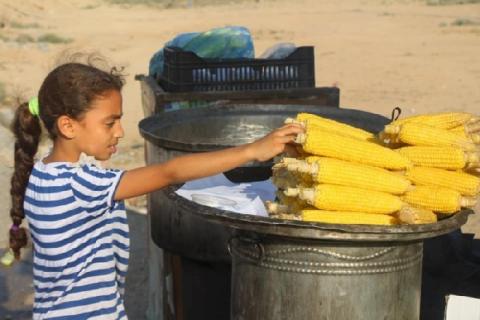 عائلة غزّية تناشد القلوب الرحيمة بتوفير أبسط مقومات الحياة
