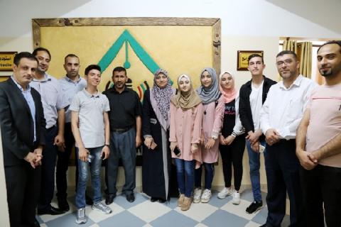 غزة: إذاعة التربية والتعليم تفوز بالمركز الأول في مسابقة اتحاد الإذاعات العربية