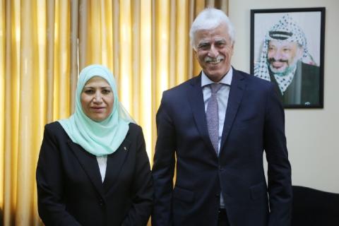 وزارتا “التربية“ و“شؤون المرأة“ تبحثان عديد القضايا التربوية
