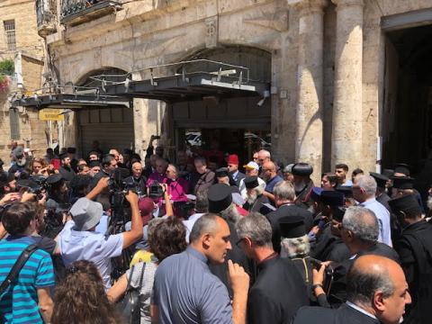 الاحتلال يعتقل ناشط لرفعه العلم الفلسطيني بالقدس