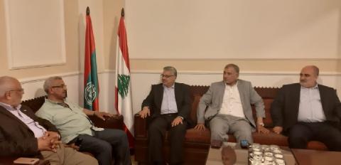 سعد يؤكد لوفد المؤتمر الشعبي رفضه معاملة فلسطينيي لبنان معاملة الأجنبي