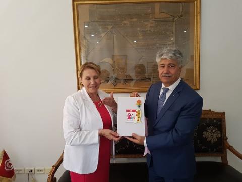 مجدلاني ووزيرة الأسرة والطفولة وكبار السّن بتونس يبحثان تطوير الكوادر باطار معهد الطفولة بتونس