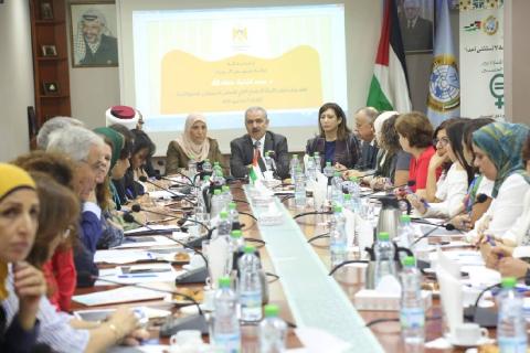 المجلس الاستشاري  لقضايا المرأة يلتئم موحداً رغم منع الاحتلال