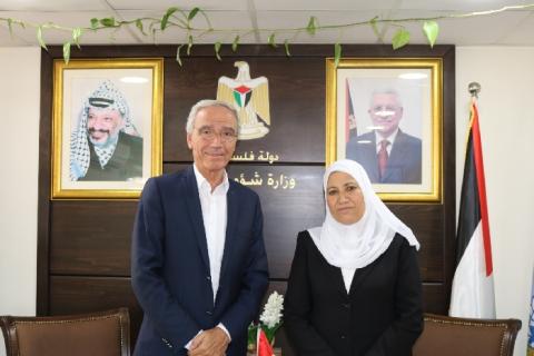حمد تبحث سبل التعاون مع لجنة الإنتخابات المركزية