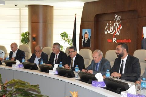 ضمن زياراته للبلديات..  بلدية رام الله تستقبل وزير الحكم المحلي