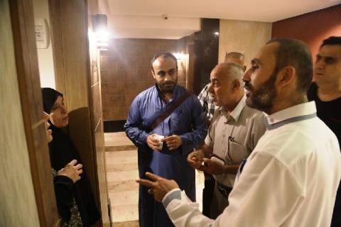 وكيل وزارة الأوقاف يتفقد حجاج الجالية الفلسطينية بمصر