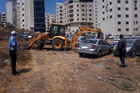 ضبط وإتلاف 8 مركبات غير قانونية في رام الله