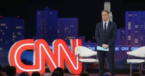 نجم شبكة CNN “جيك تابر“ يُعاند الحقائق ويستخدم مجزرة تكساس كمناسبة لادانة الفلسطينيين