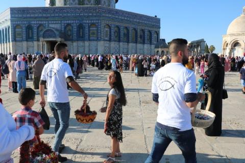التجمع الوطني المسيحي يشارك بالرباط في المسجد الاقصى ويوزع الحلوى مهنئاً بعيد الاضحى