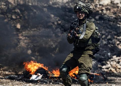 قوات الاحتلال تعتقل 4 فلسطينيين من الخليل والقدس