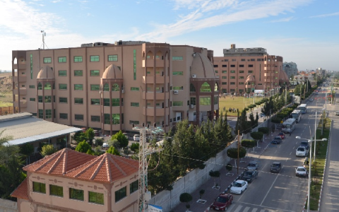 جامعة فلسطين بغزة توفر خدمة النقل المجاني لطلبتها