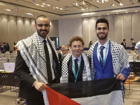 اتحاد طلبة الطب في جامعة النجاح يحصل على عضوية الإتحاد العالمي