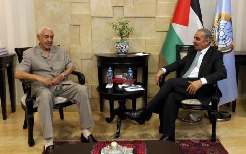 اشتية يستقبل وفداً قيادياً من الجبهة العربية الفلسطينية