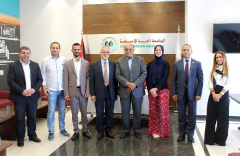 الجامعة العربية الامريكية ومختبرات ميديكير توقعان اتفاقية تعاون في المجالات الصحية والبحثية
