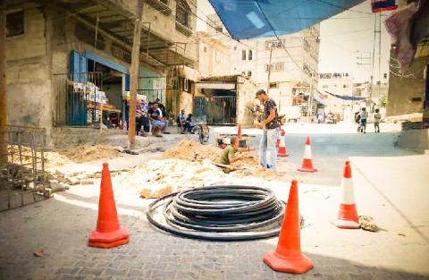 بلدية خان يونس تشرع بتمديد شبكات لتعزيز خدمة المياه غرب المدينة