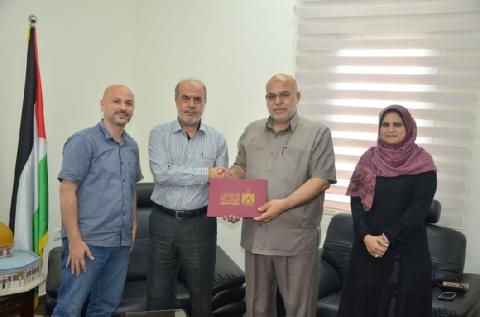 كلية العودة الجامعية توقع اتفاقية مع المالية لدراسة طلبتها عبر المستحقات