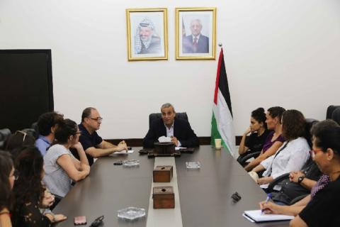 قلقيلية: المحافظ يطلع وفدا من اطباء لحقوق الانسان على واقع المحافظة