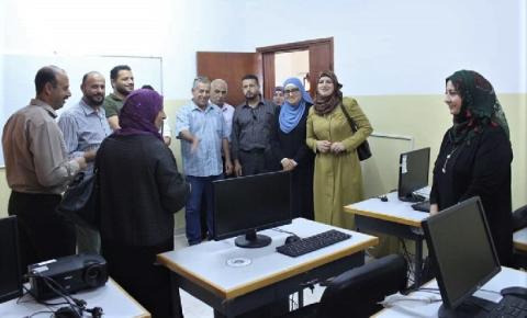 التربية تفتتح المركز المجتمعي الثاني لتعليم الشباب والكبار في اليامون