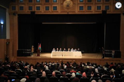 تنظيم لقاء مفتوح بين رئيس جامعة النجاح الوطنية وطلبتها
