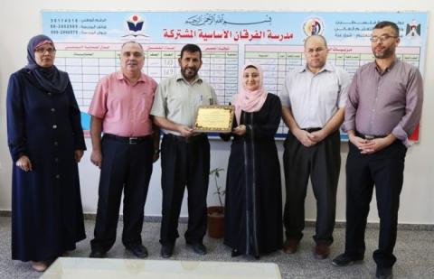 ثابت يكرم مديرات المدارس المتميزة في مديرية تعليم شرق غزة