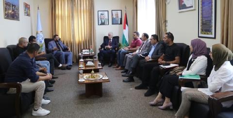 عورتاني يبحث مع  وفدٍ من بلدية الظاهرية قضايا تهم التعليم
