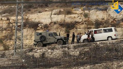 جنديان اسرائيليان ينكلان بمعتقل فلسطيني
