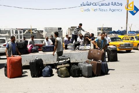 صور.. ازدحـام فـي حـركة المسافـرين علـى معبـر رفـح