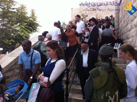 مقتل 3 وإصابة رابع في إطلاق نار بمركزين يهوديين بولاية امريكية