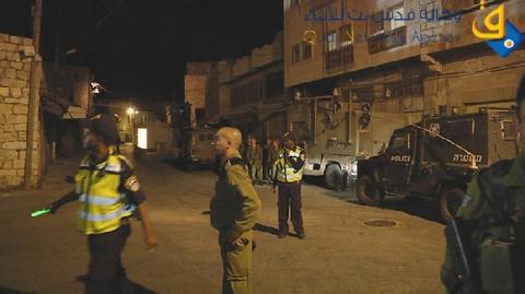 دهم وتفتيش منزلين لعائلتي العباسي وريان في سلوان