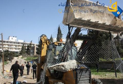 الاحتلال يجرف طريقا زراعية شرق سلفيت