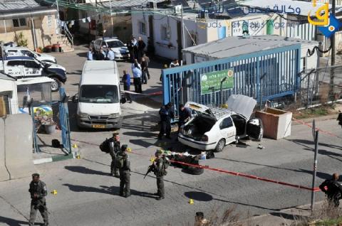 إصابة إسرائيليين بالاختناق بعد القاء فلسطيني قنبلة غازية داخل حافلة في  بئر السبع