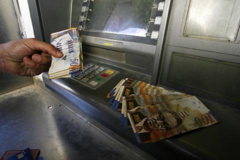 "الشاباك" يزعم فك شيفرة تحويل حماس الاموال للضفة