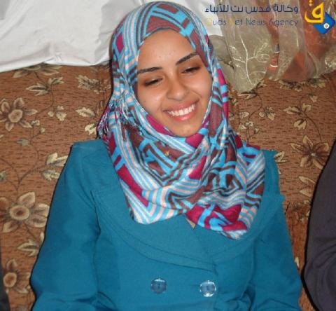 صور.. الثانية بالفرع العلمي تحصد التفوق من رحم المعاناة