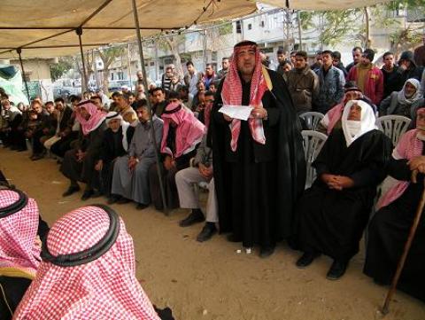 رابطة علماء فلسطين ترعى مراسم الصلح بين عائلتي أبو بريك وأبو عواد