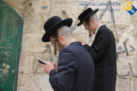 أعباء الاقتصاد ومشاعر العداء تدفع المزيد من يهود فرنسا للهجرة إلى إسرائيل
