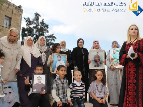 ثمانية أسرى يدخلون أعوامًا جديدة داخل سجون الاحتلال
