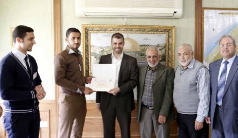 بلدية خان يونس وطلبة القدس المفتوحة ينظمون حملة لترشيد استهلاك المياه