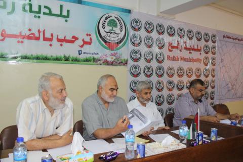 بلدية رفح: ملتزمون بالمصلحة العامة ومستعدون لأي تعديلات على الخطة المرورية
