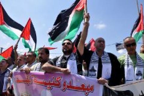 وفاة والد مبعد من بيت لحم الى غزة