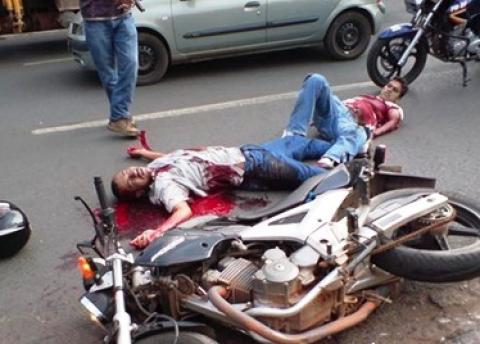 مصرع طفل وإصابة والده وشقيقاته بحادث مروري مروع برفح