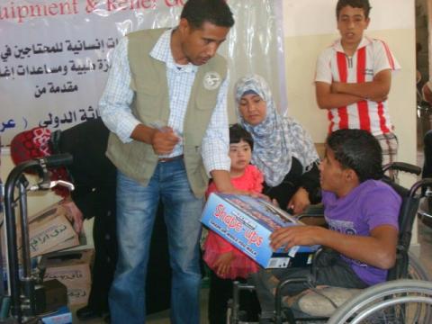 جمعية الأصدقاء تبدأ بتوزيع المساعدات المقدمة من عرفان كندا