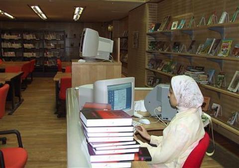 المعهد الملكي في هولندا يهدي مكتبة الإسكندرية أكثر من 400 ألف كتاب