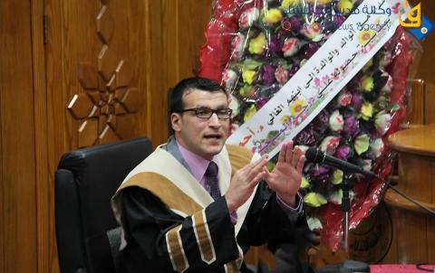 مناقشة رسالة ماجستير للباحث احمد الحداد حول "تحسين استخدام الطاقة الشمسية وإيجاد حل أمثل للاستفادة منها في مدينة غزة"