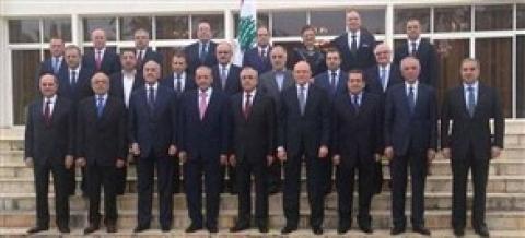 اللبنانيون يستقبلون "الشراكة" الحكومية بالاستهزاء!