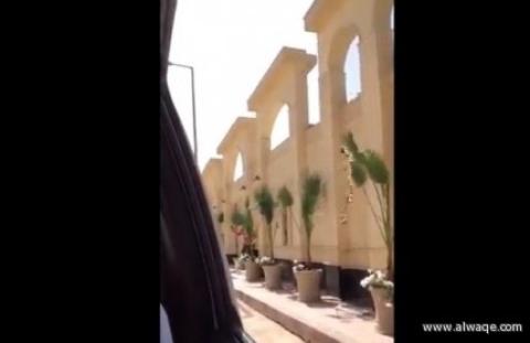 فيديو.. سعودي يستعين بـ"كلب بوليسي" لطرد موظفي الكهرباء ومنعهم من فصل العداد